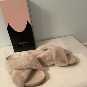 Women’s cream faux fur slippers